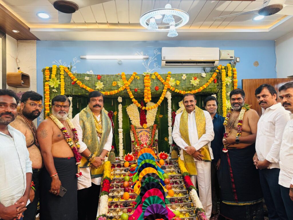 అయ్యప్ప స్వామి పూజలో పాల్గొనడం జరిగింది…