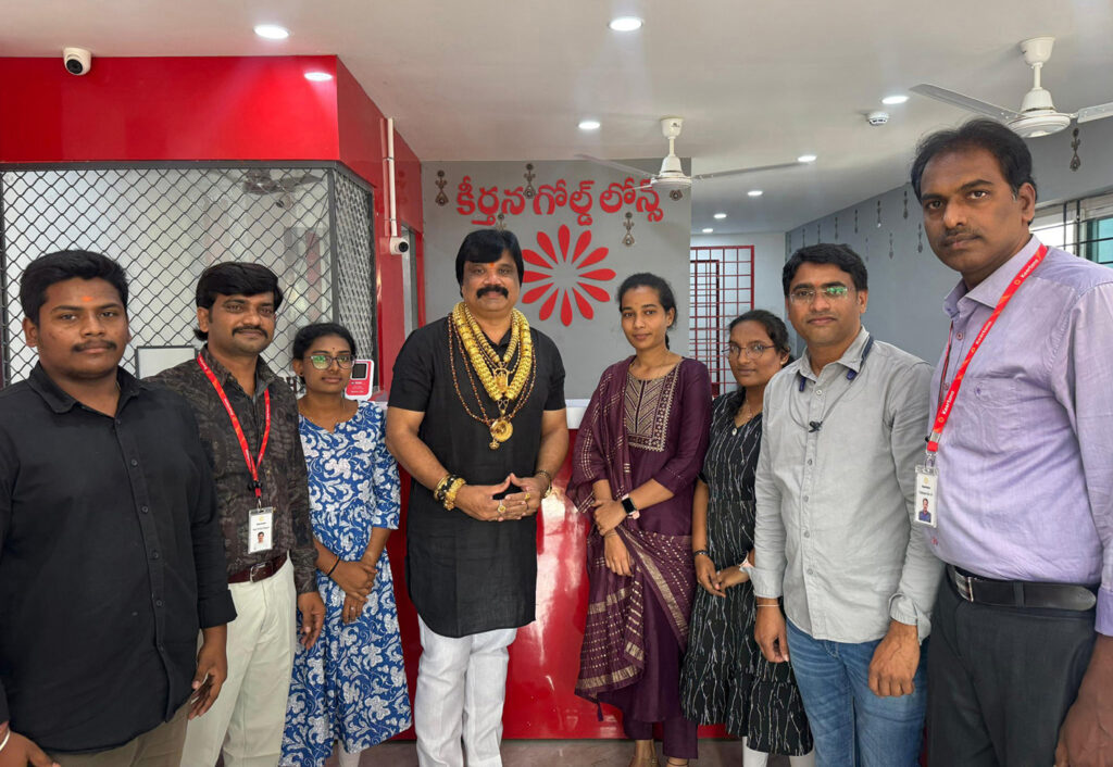 నల్లగండ్ల లో కొత్తగా ఏర్పాటు చేసిన కీర్తన గోల్డ్ లోన్స్ బ్రాంచ్ ని ముఖ్య అతిథిగా హాజరై ప్రారంభించడం జరిగింది.