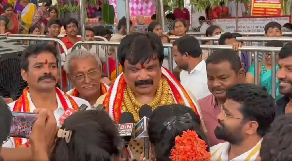 విజయవాడ ఇంద్రకీలాద్రి కనకదుర్గ అమ్మవారి దర్శనం పూర్తి…