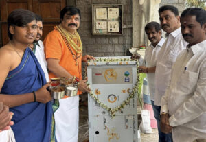 గంగారాం (చందానగర్) హనుమాన్ దేవాలయం కు వాటర్ కూలర్ ను శనివారం అందచేయడం జరిగింది.