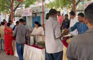 39వ నెల అమావాస్యను పురస్కరించుకుని హోప్ ఫౌండేషన్ ఆధ్వర్యంలో తుల్జాభవాని దేవాలయం వద్ద అన్నప్రసాద పంపిణీ కార్యక్రమం…