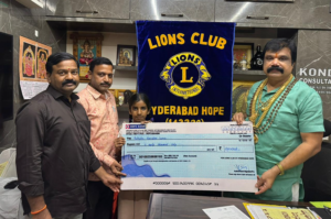 విద్యలో రాణిస్తున్న అక్క చెల్లెళ్ల కు రుత్విక, హర్షిణి లకు రూ. 40,000 వేల రూపాయల ఆర్ధిక సహాయం అందచేయడం జరిగింది…