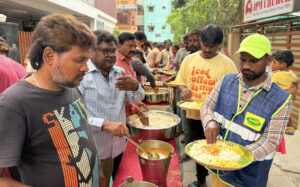 142 వ శనివారం…కలియుగ దైవం వేంకటేశ్వరుని ఆశీస్సులతో ప్రతి శనివారం అన్నప్రసాద పంపిణీ కార్యక్రమం…