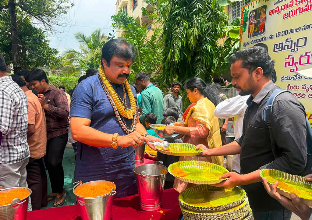 196 వ శనివారం…కలియుగ దైవం వేంకటేశ్వరుని ఆశీస్సులతో ప్రతి శనివారం అన్నప్రసాద పంపిణీ కార్యక్రమం…