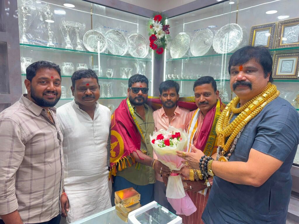నూతనంగా ఏర్పాటు చేసిన స్కంద జూవెల్లరీ, సిల్వర్ షాపు ప్రారంభోత్సవ కార్యక్రమంలో పాల్గొనడం జరిగింది…