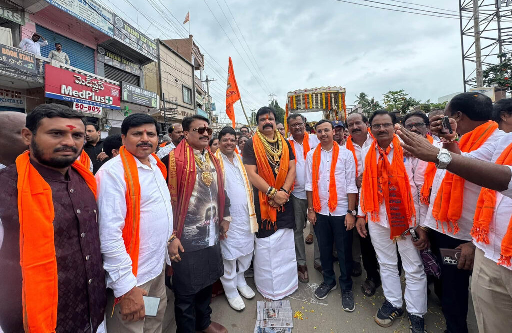 విశ్వశాంతి కోసం వీరశైవ లింగాయాత్ మహా పాదయాత్ర కమిటి పటాన్ చెరువు వారి ఆధ్వర్యంలో మహపాదయాత్ర కార్యక్రమంలో పాల్గొనడం జరిగింది…